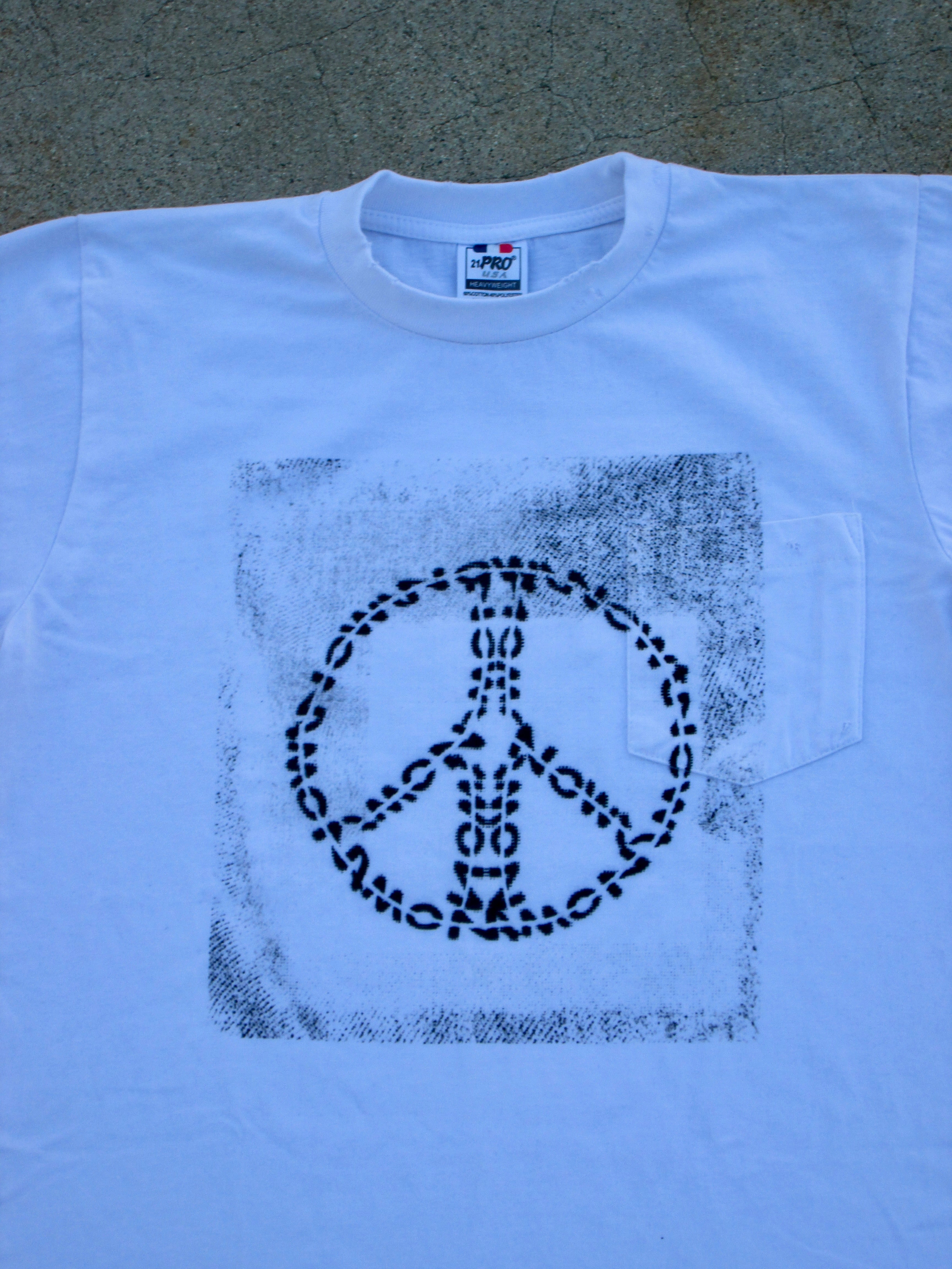 Peace pocket tee